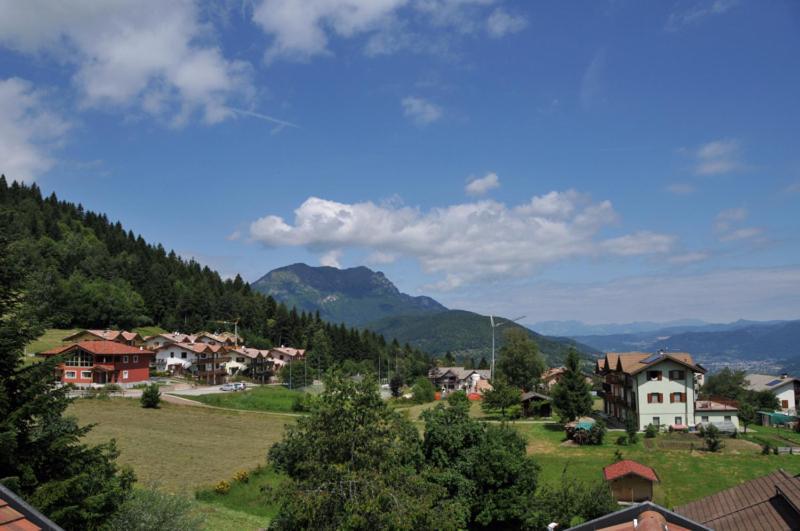 Al Pian Garni Hotel - B&B & Pizza Vattaro Exterior photo