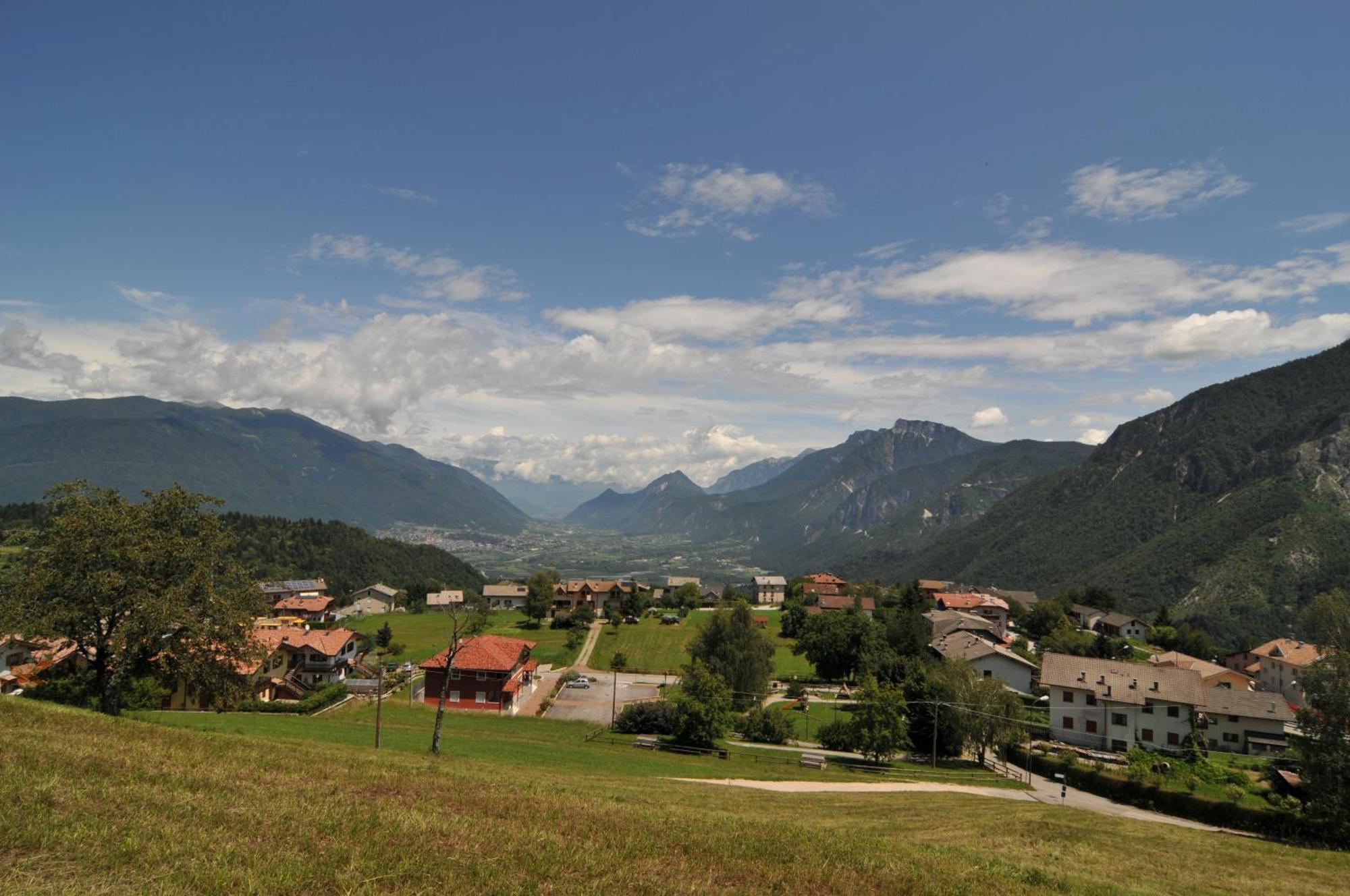 Al Pian Garni Hotel - B&B & Pizza Vattaro Exterior photo
