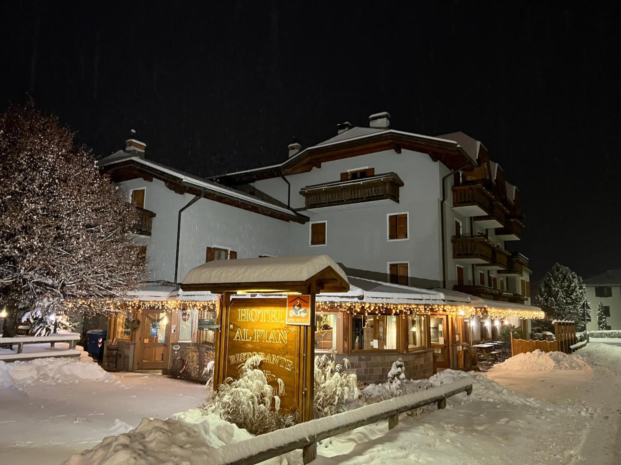 Al Pian Garni Hotel - B&B & Pizza Vattaro Exterior photo